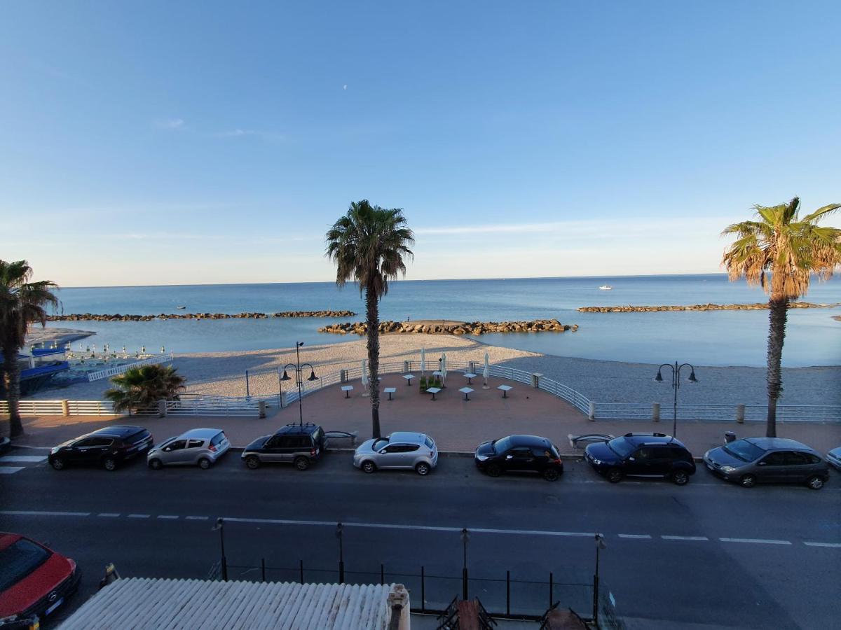 La Casa Di Marco Lägenhet Ventimiglia Exteriör bild