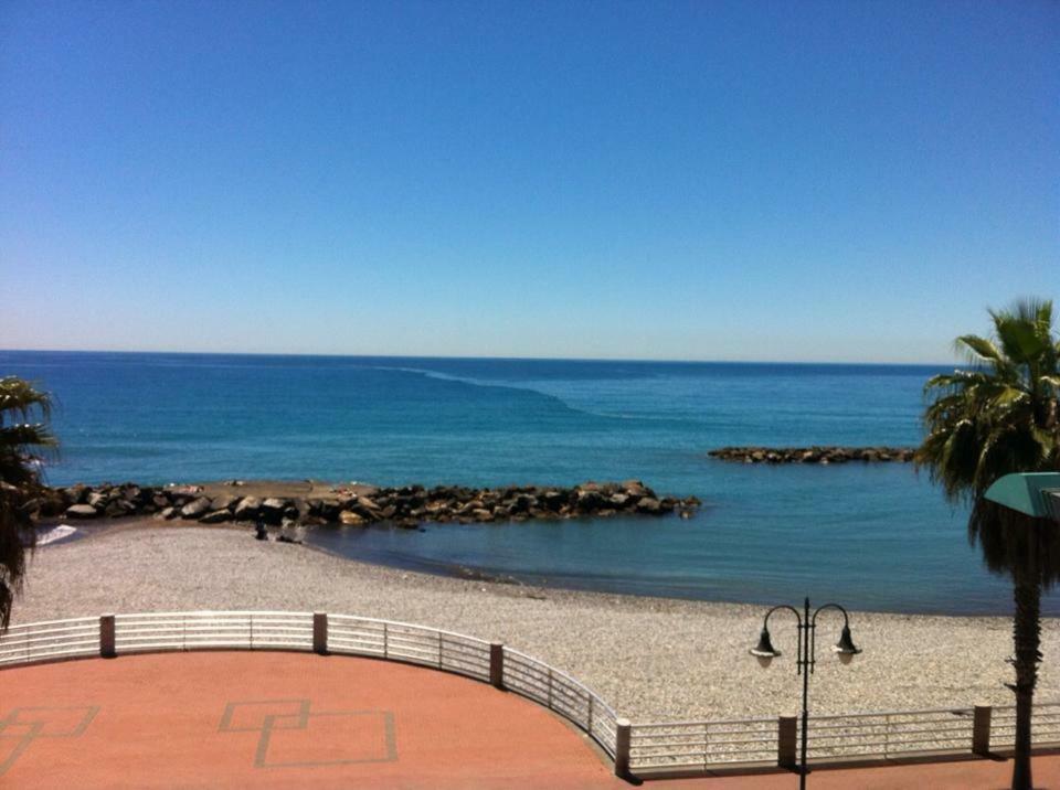 La Casa Di Marco Lägenhet Ventimiglia Exteriör bild